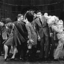 Promises Promises Original 1968 Broadway Cast Starring Jerry Orbach - 454 x 364