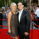 Apolo Ohno and Julianne Hough - 375 x 594