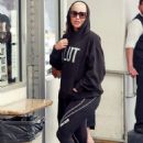 Amber Rose – Leaving a skin care office in Beverly Hills