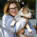Edie Falco – Spotted with her dog Mackie after having lunch in New York - 454 x 706