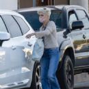 Selma Blair – Does a quick pitstop at her local CVS store
