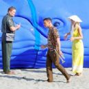 Kristen Wiig – With Ricky Martin filming ‘Mrs. American Pie’ in San Pedro - 454 x 335