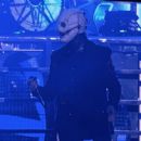 Corey Taylor debuts new mask at Rocklahoma on September 4, 2021 - 454 x 418