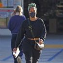 Regina King – Is seen leaving Chase bank in Los Angeles