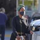 Regina King – Is seen leaving Chase bank in Los Angeles