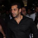 Superstar Salman Khan Arrive at Mumbai 2012