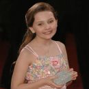 Abigail Breslin - The 79th Annual Academy Awards (2007) - 384 x 612