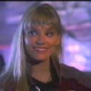 Marjorie Monaghan as JoJo in Space Rangers S01E04 - Death Before Dishonor - 320 x 239