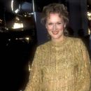 Meryl Streep - The 55th Annual Academy Awards (1983) - 406 x 612