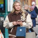 Iskra Lawrence – Make-up free in brown leather pants while shopping in Manhattan - 454 x 653