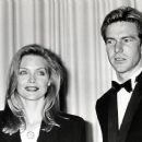 Michelle Pfeiffer and Dennis Quaid attends The 61st Annual Academy Awards (1989) - 454 x 372
