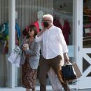 Mary Steenburgen – Shopping candids in Los Angeles - 454 x 602