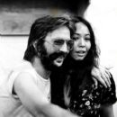 Eric Clapton and Yvonne Elliman - 400 x 489