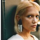 Charlotte Carey - Glamour Magazine Pictorial [Germany] (January 2019) - 454 x 588
