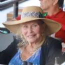 Faye Dunaway – Seen enjoying the horse races at Santa Anita Park - 454 x 636