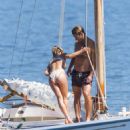 Sydney Sweeney – With Glen Powell on a yacht filming New Romcom in Sydney