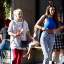 Ariel Winter – Seen at Alfreds Cafe in Studio City - 454 x 587