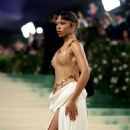 Taylor Russell – The 2024 Met Gala Celebrating ‘Sleeping Beauties Reawakening Fashion’ in New York - 454 x 681