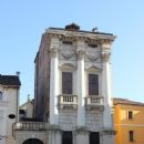 Houses completed in 1572