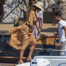 Belen Rodriguez – On a Vacation in Capri - 454 x 255
