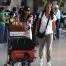 Natalie Imbruglia – Seen at Perth Airport - 454 x 496