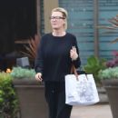 Sandra Lee – Seen shopping along a Malibu sidewalk - 454 x 681