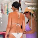 Melanie Sykes – Seen in a bikini on Holiday in Venice - 454 x 681