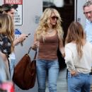 Jessica Simpson – In skintight jeans and tank-top seen in Los Angeles - 454 x 652