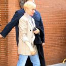 Michelle Williams – Looks cool as she stops by The View in New York - 454 x 681