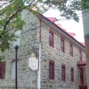 Hotel buildings completed in 1758