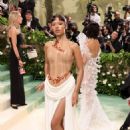 Taylor Russell – The 2024 Met Gala Celebrating ‘Sleeping Beauties Reawakening Fashion’ in New York - 454 x 681