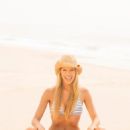 Beth Stern Cover Social Life August 2015 - 454 x 587