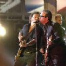 Bruce Springsteen and Elvis Costello - The 45th Annual Grammy Awards (2003) - 454 x 289