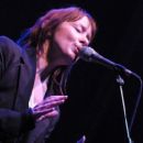 Suzanne Vega - 454 x 379