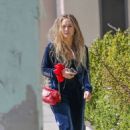 Billie Lourd – Spotted while leaving Remedy Place social club in West Hollywood - 454 x 682