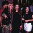 Liv Tyler, Bebe Buell and sister Mia Tyler At The MTV Video Music Awards 1995 - 396 x 600