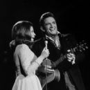 Johnny Cash and June Carter Cash - 396 x 600