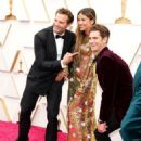 Jamie Dornan, Amelia Warner and Andrew Garfield - The 94th Annual Academy Awards (2022) - 454 x 604