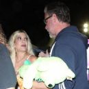 Tori Spelling – Leaving Sunday Funday with family at the Malibu Chili Cook-Off - 454 x 681
