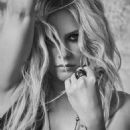 Avril Lavigne – Jana Schuessler for GRAZIA (Bulgaria August 2023)