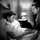 Danièle Delorme, Jean Gabin - 454 x 323