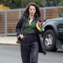 Olivia Thirlby – Running errands in Los Angeles - 454 x 681