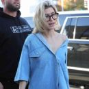 Hailey Baldwin – Heads for lunch in West Hollywood