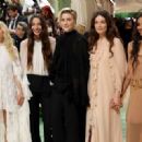 Emma Mackey – 2024 Met Gala in New York - 454 x 320