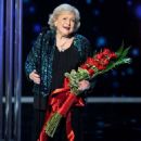 Betty White - 454 x 623