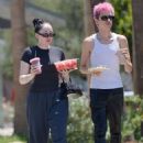 Noah Cyrus – Seen with her new mystery boyfriend in Los Angeles - 454 x 641