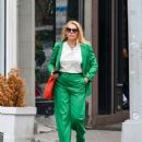 Busy Philipps – Out for a stroll in New York - 454 x 566
