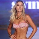 Lele Pons – Sports Illustrated Swimsuit Runway Show in Miami Beach - 454 x 681