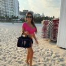 Claudia Romani – In Miami Beach - 454 x 606