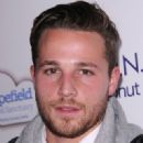 Shawn Pyfrom - 321 x 500